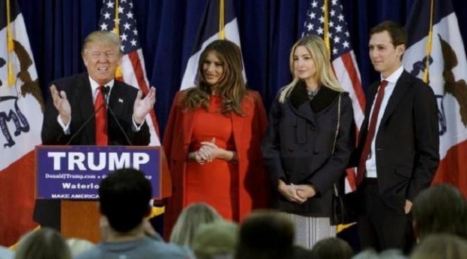 Donald Trump bersama sang istri, Melania, serta putri dan menantunya (Reuters)
