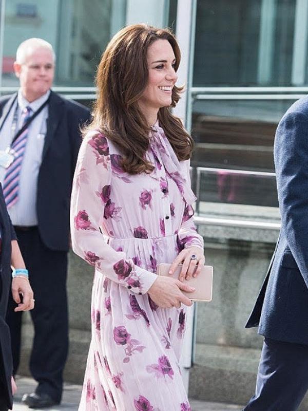 Pesona Kate Middleton dalam Balutan Gaun Floral Kate Spade