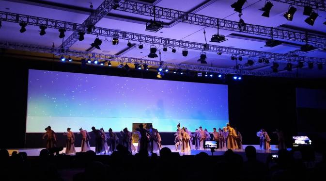  Memayu Hayuning Bawono, tarian yang dipersembahkan oleh 156 penari yang berasal dari 14 negara memukau penonton