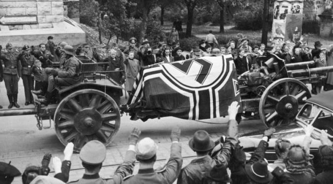 Jenderal Erwin Johannes Eugen Rommel dimakamkan secara kenegaraan (Wikipedia/Bundesarchiv)