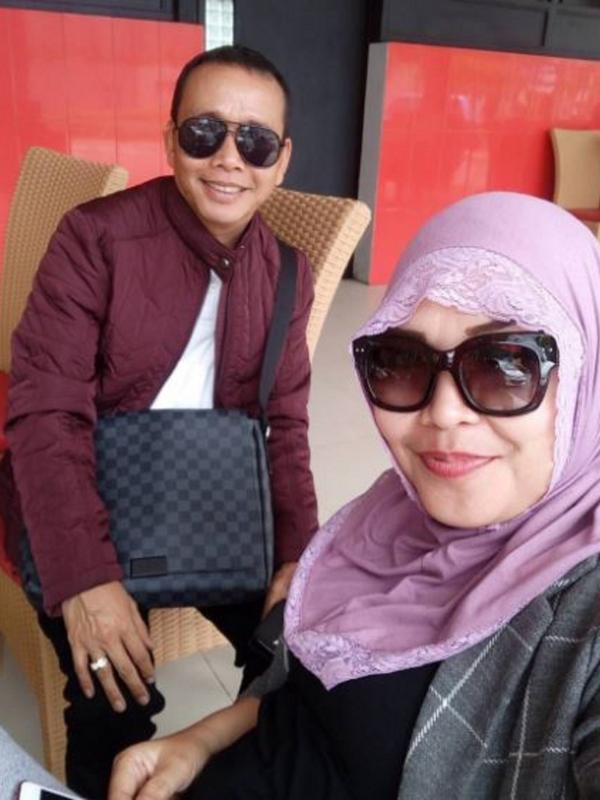 Umi Kalsum dan Abdul Razak saat berada di Lembang, Bandung (Instagram/@mom_ayting92_)