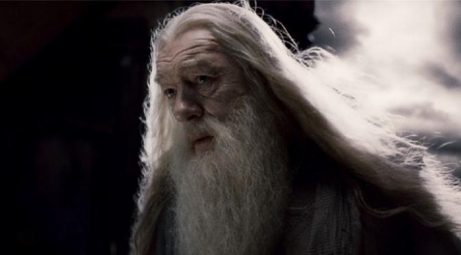 Akan buat 5 film untuk Fantastic Beasts, J.K Rowling pastikan Dumbledore hadir di dalamnya. (Via: design & trend)