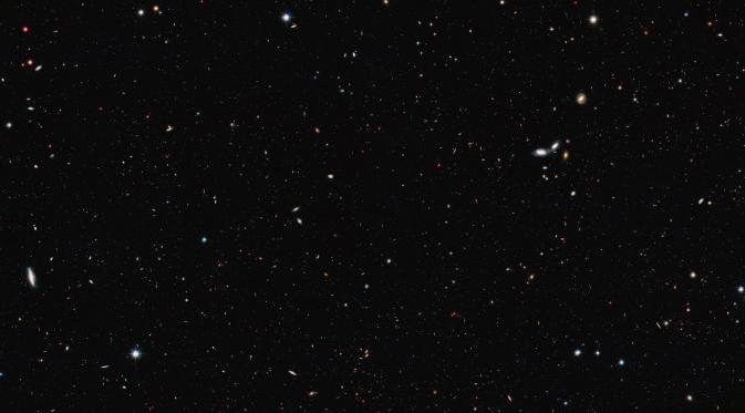 Sejumlah galaksi di alam semesta yang terlihat oleh Teleskop Hubble (NASA, ESA/Hubble)