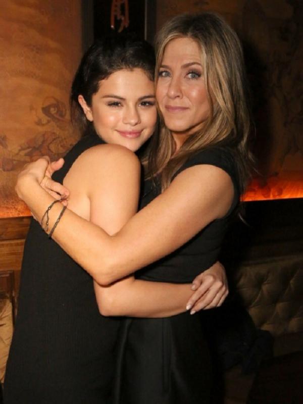 Jennifer Aniston memberikan dukungan untuk Selena Gomez. (AFP/Bintang.com)