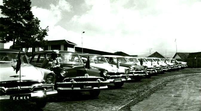 Puluhan mobil yang dikumpulkan untuk para delegasi peserta KAA 1955 (Dok. Museum KAA)