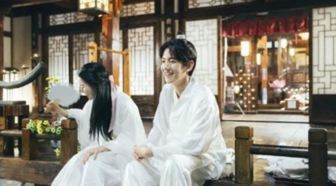 Dibalik ciuman Baekhyun EXO dan Z.Hera (Soompi)