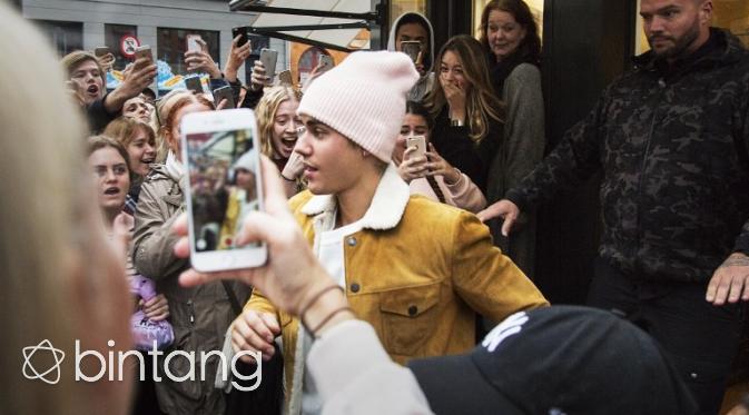 Justin Bieber kerap menunjukkan sikap menyebalkan kepada penggemarnya, Beliebers. (AFP/Bintang.com)