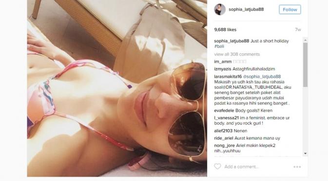 Sophia Latjuba saat liburan ke Bali. (Instagram @sophia_latjuba88)