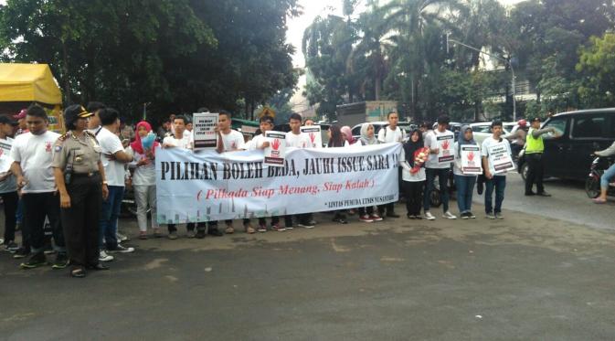 Kampanye Pilkada damai di depan Balai Sudirman jelang penetapan pasangan calon Pilgub DKI Jakarta (Liputan6.com/Muslim)