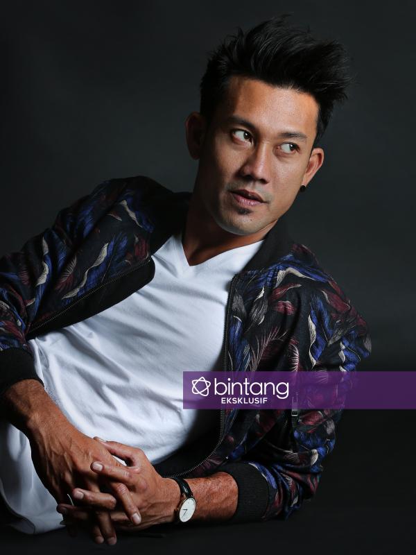 Eksklusif Denny Sumargo (Fotografer: Bambang E. Ros, Stylist: Indah Wulansari, Digital Imaging: Muhammad Iqbal Nurfajri/Bintang.com)