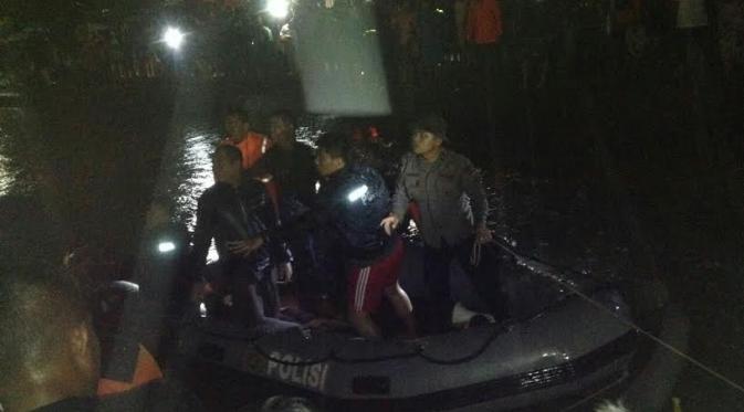Bocah tenggelam di Sungai Pabaeng-baeng Makassar (Liputan6.com / Fauzan)