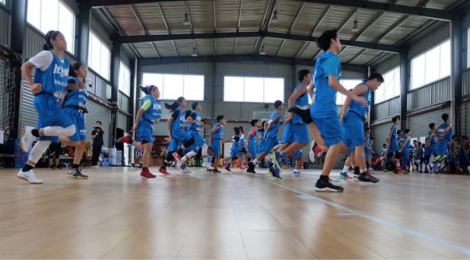   Sesi pelatihan para Jr. NBA All-Stars dari Indonesia, Malaysia, Filipina, Thailand, Vietnam dan SIngapura di Hou Tan Indoor Gym, Shanghai