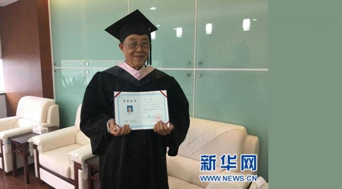 Kakek 88 Tahun Raih Gelar Sarjana, Lulusan Tertua di Tiongkok