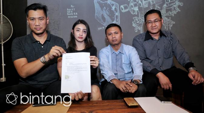Saori Ishii saat menggelar jumpa pers (Adrian Utama Putra/Bintang.com)