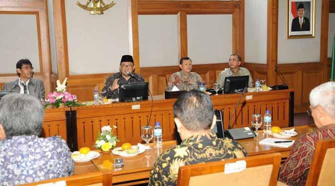 KPK beraudiensi dengan Gubernur Jawa Barat Ahmad Heryawan beserta OPD di Ruang Sanggabuana Gedung Sate Bandung.