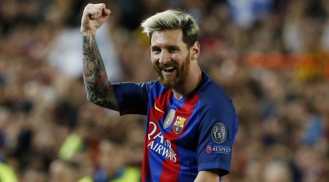 Penyerang Barcelona, Lionel Messi, merayakan gol yang dicetaknya ke gawang Manchester City pada laga Liga Champions di Stadion Nou Camp, Spanyol, Rabu (19/10/2016). (AFP/Pau Barrena)