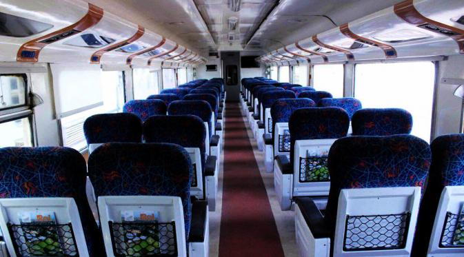 KA Ranggajati Ekspres rute Cirebon-Jember akan diluncurkan perdana pada 1 November 2016. (Liputan6.com/Panji Prayitno)
