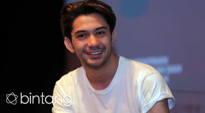 Reza Rahadian (Deki Prayoga/Bintang.com)