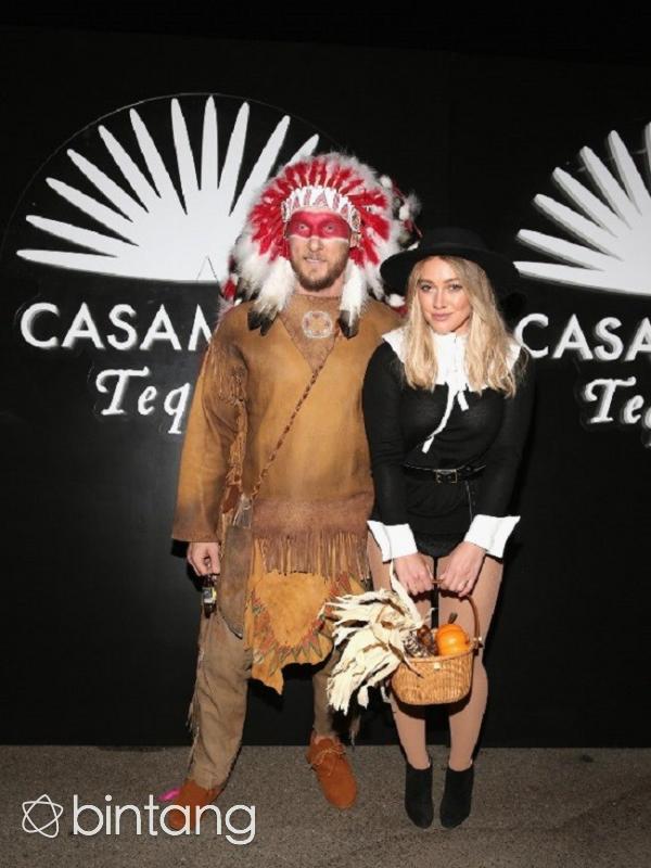 Kostum Halloween Hilary Duff dan Jason Walsh mengundang kontroversi. (AFP/Bintang.com)