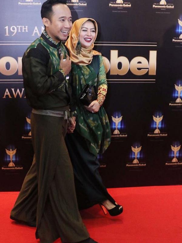 Denny Cagur dan istri, Santi Widihastuti. (Instagram)