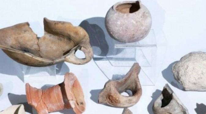 Sejumlah peninggalan dari situs purbakala di Tel Lachisch, Israel. (Sumber Clara Amit of Israel Antiquities Authority)
