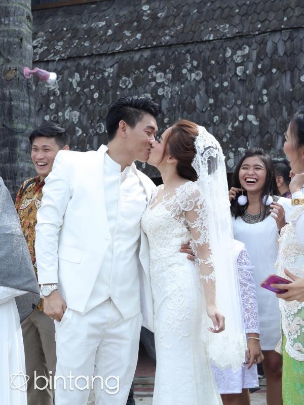Pernikahan Ifan Seventeen dan Dylan Sahara. (Galih W. Satria/Bintang.com)