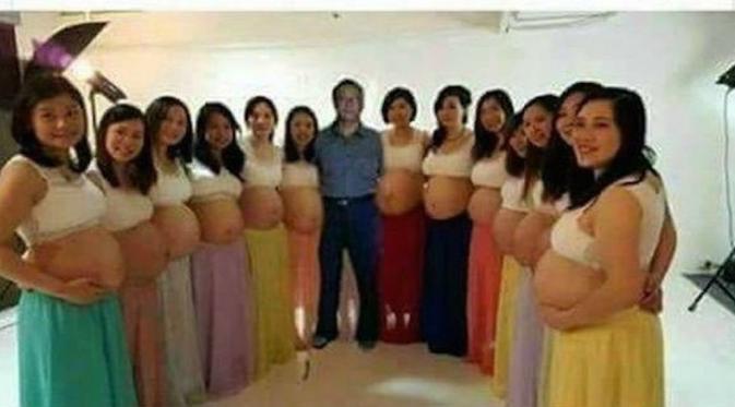 Pria yang mejeng dengan 13 istrinya yang tengah hamil. (via: tergemes.com)