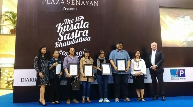 Pemenang penghargaan Kusala Sastra Khatulistiwa bidang puisi tahun 2016