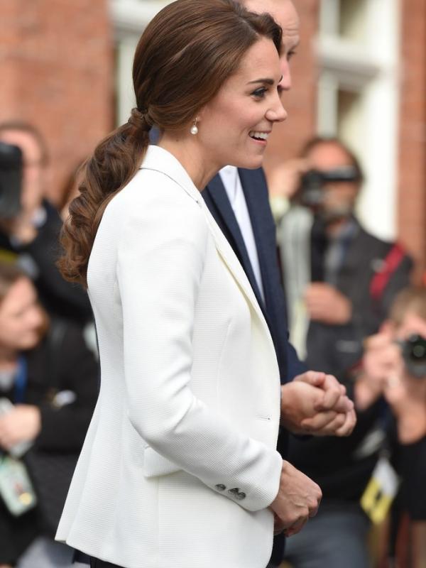 Kate Middleton Cantik dengan 6 Gaya Rambut Ini