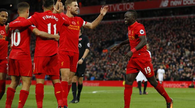 Para pemain Liverpool merayakan gol Sadio Mane ke gawang Watford, Minggu (6/11/2016) (Reuters / Phil Noble)
