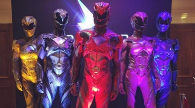 Transformasi Kostum Warna-warni Power Rangers. (via Instagram/michaelangeloming)