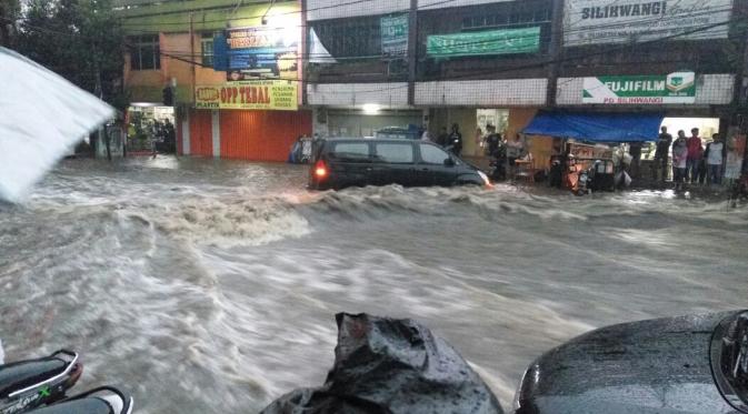 Banjir bandang Bandung terparah berlokasi di Pagarsih. (Liputan6.com/Kukuh Saokani)