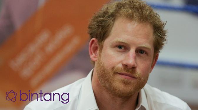 pangeran Harry mencoba melindungi Meghan Markle yang diserang dengan pemberitaan negatif. (AFP/Bintang.com)