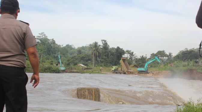 Kondisi Sungai Citarum yang terus meluap, Sabtu (12/11/2016). (Liputan6.com/Achmad Sudarno)