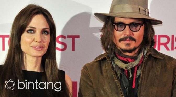 Johnny Depp menjadi salah satu sahabat yang membantu Angelina Jolie melewati masa perceraiannya dengan Brad Pitt. (AFP/Bintang.com) 