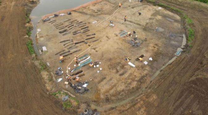 Bahan kayu biasanya meluruh di dalam tanah, namun demikian 80 peti mati kayu yang ditemukan di Inggris terawetkan karena sifat tanahnya. (Sumber  Museum of London Archaeology)