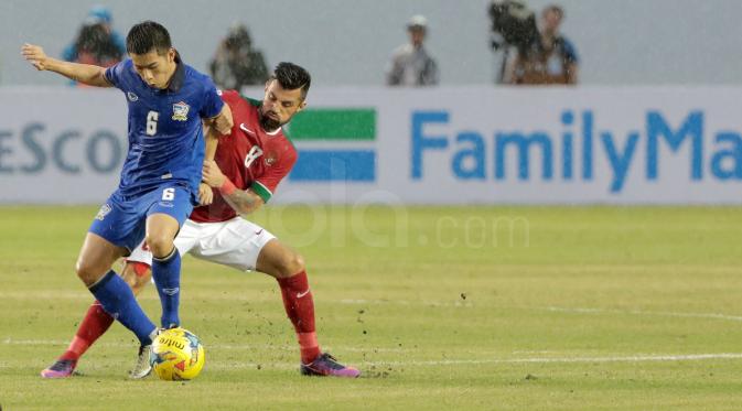 Indonesia Vs Thailand di fase grup Piala AFF 2016. (Bola.com/Nicklas Hanoatubun)