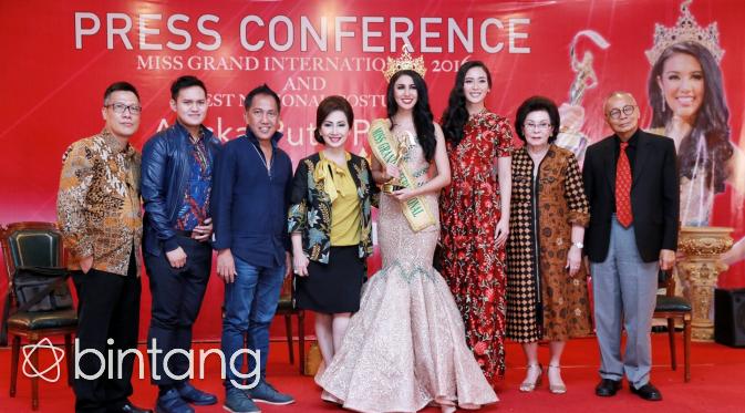 Preskon kemenangan Ariska Putri Pertiwi sebagai Miss Grand Internasional 2016. (Adrian Putra/Bintang.com)
