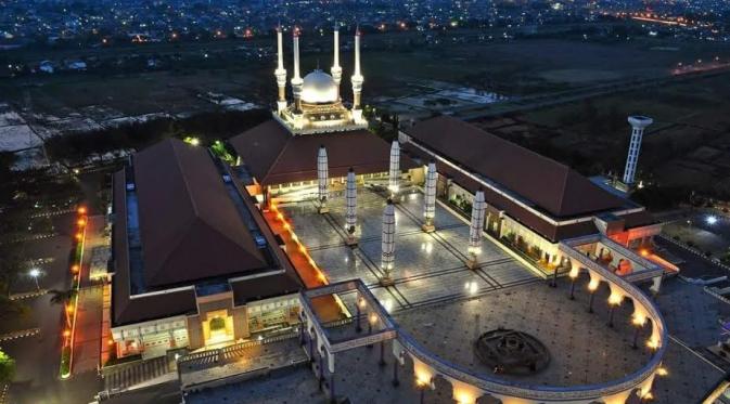 ‎Masjid Agung Jawa Tengah dilihat dari udara (Johan Surya / MIK Semar)
