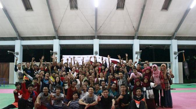 Komunitas tricking se-Indonesa berfoto seusai kejuaraan tricking di Yogyakarta. Foto: Juliandry/Komunitas Tricking Hyperhaken