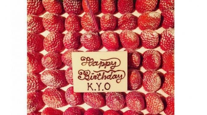 Kue ulang tahun Song Hye Kyo yang ke-35 (Twitter)