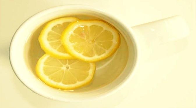 Air lemon balm bisa bantu hilangkan kerutan di wajah. (via: istimewa)