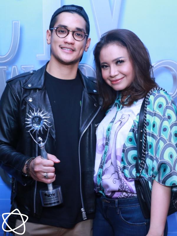 Afgansyah Reza dan Rossa. (Adrian Putra/Bintang.com)