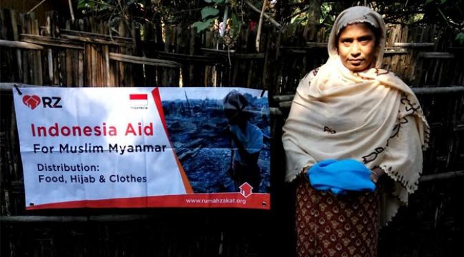 Hijab dan Logistik untuk Muslim Rohingya