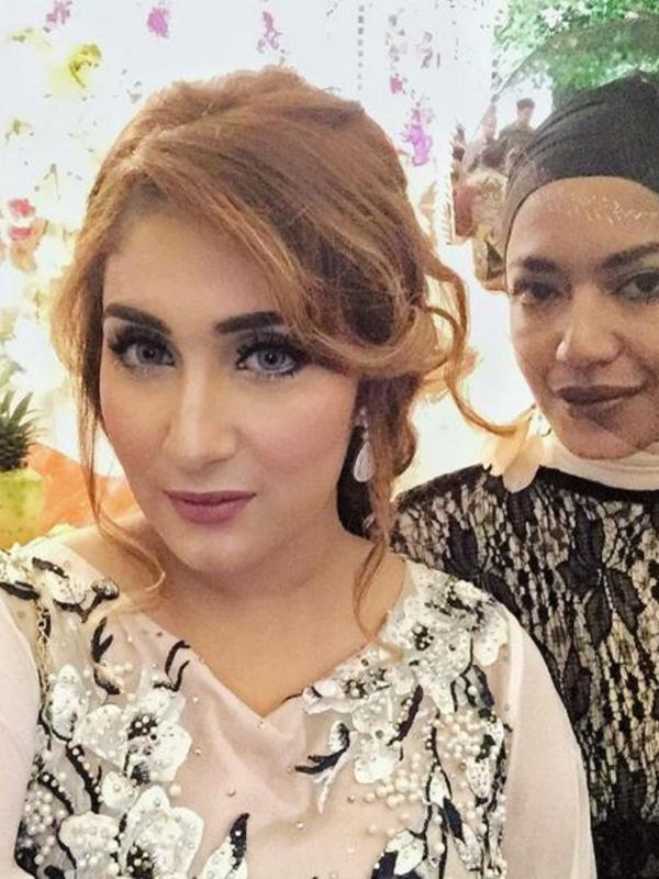 Fatimah Tania Nadira, istri Tommy Kurniawan lepasa jilbab (Instagram/@tanianadiraa)