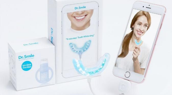 Gigi Lebih Putih dengan Sambungan LED Teeth pada Ponsel