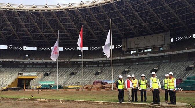 Presiden Joko Widodo (Jokowi) meninjau venue Asian Games 2018 di Gelora Bung Karno (GBK), Jakarta, Jumat (2/12/2016). (Bola.com/Twitter/Sekretaris Kabinet)