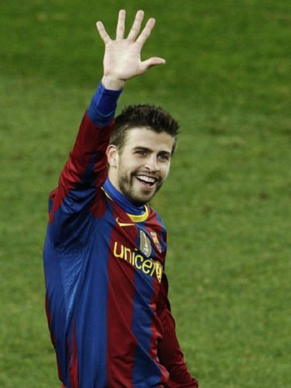 Salam lima jari bek Barcelona, Gerard Pique. (istimewa)