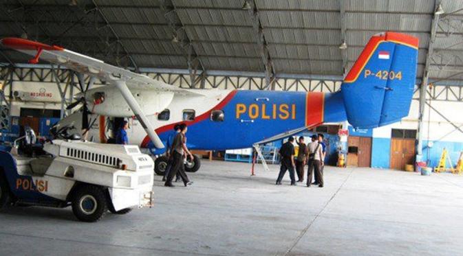 Hilang kontak, pesawat Skytruck milik polri mengangkut 13 orang anggota Polri di dalamnya. (Via: sonasnews.wordpress.com)