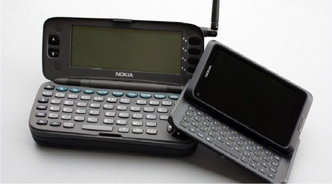 Nokia 9000 Communicator (Sumber: Medium)